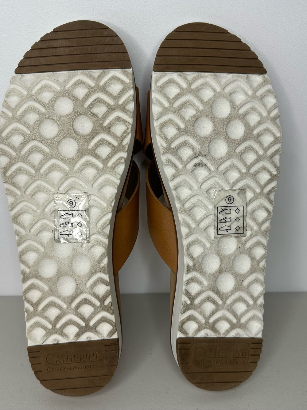 Catherine Malandrino Tan Criss Cross Slide Sandals Women’s Size 9 - Picture 11 of 11